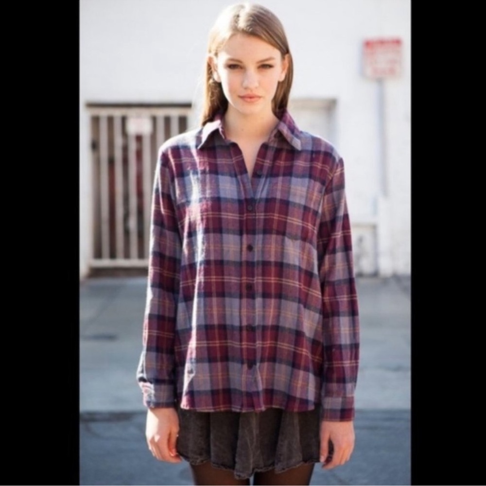Brandy Melville purple button up long sleeved Wylie flannel top